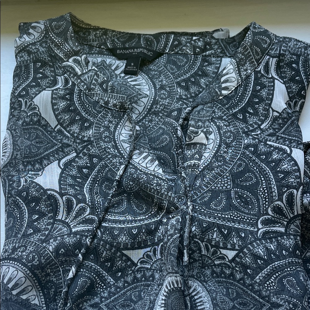 Banana Republic Monochrome Paisley Top